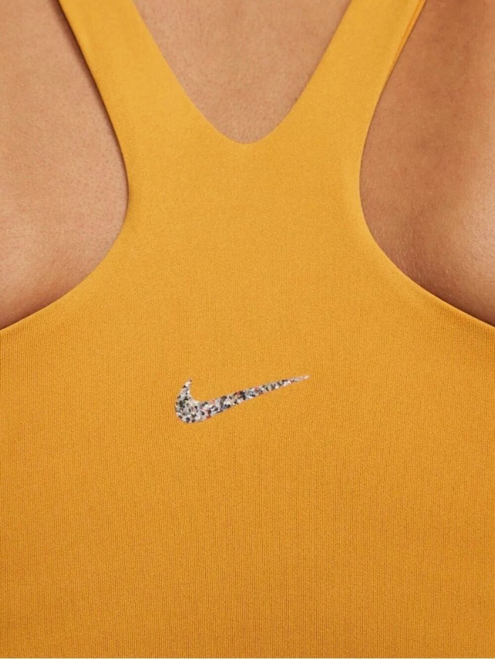 NIKE Mustard Tank Light Seamless Crop Athletic Top Large
